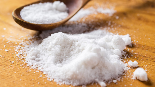 用淡盐水洗脸有什么好处？淡盐水洗脸的作用是什么？