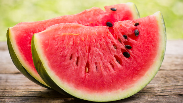 蜂蜜有什么作用和效果？  四种人不应该吃蜂蜜