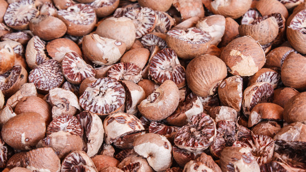 如何瘦腰瘦肚子呢？按摩减肥轻松摆脱水桶腰