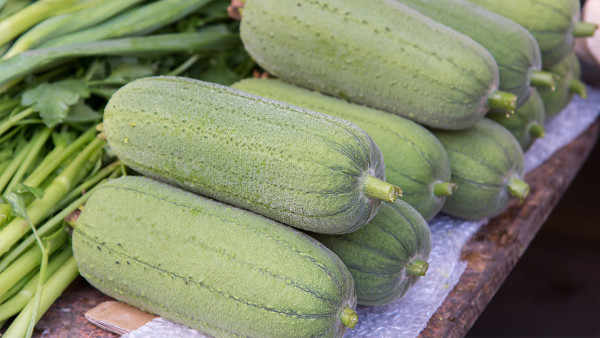 如何为自己的身体排毒呢？春节前后宜吃的排毒减肥食物