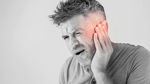 中耳炎该如何治疗？两种中成药可以试试